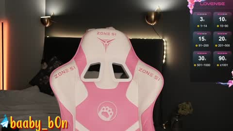 Snapshot of baaby_bon chatting on January 9, 2025, 8:34 am Bonnie online show from January 9, 2025, 8:34 am