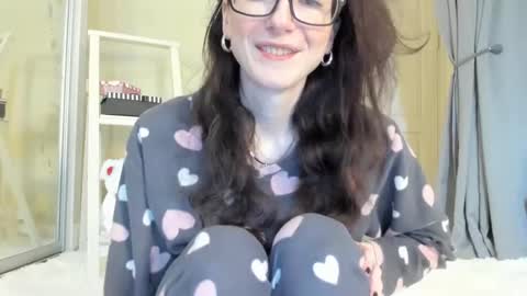 babby_jewel online show from January 8, 2025, 11:10 am