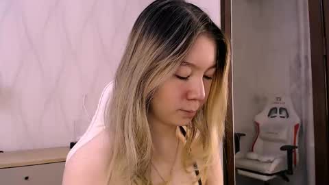 Cute Raby online show from November 12, 2025, 2:39 pm