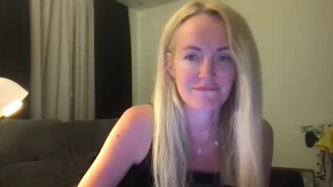 babe_dia online show from June 2, 2026, 5:48 pm