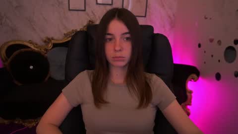 Snapshot of babe_dollie chatting on June 12, 2026, 7:51 am Babe online show from June 12, 2026, 7:51 am