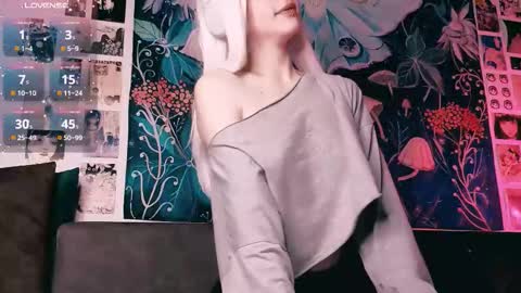 babe_moister online show from October 5, 2025, 5:50 am