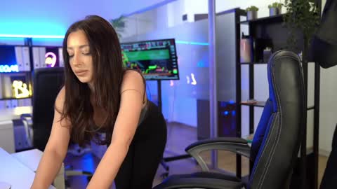 Olivia and Lexi online show from January 16, 2026, 5:33 am