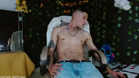 OF GxoXabs online show from December 22, 2024, 8:36 pm