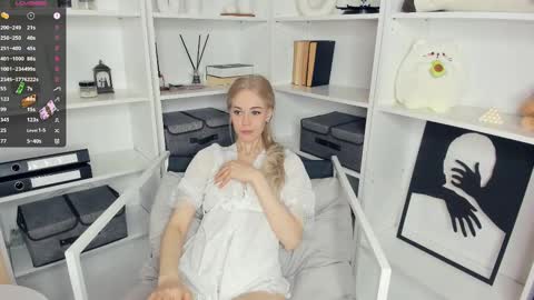 Emily online show from February 19, 2025, 6:11 am