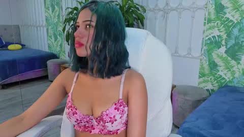 Snapshot of baby_julieta00 chatting on May 13, 2026, 4:21 am Julieta online show from May 13, 2026, 4:21 am