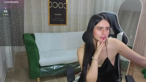 Bella online show from September 27, 2025, 7:52 pm