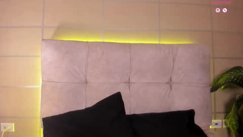 Moon online show from October 30, 2025, 3:52 am