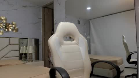 ANGEL online show from September 26, 2025, 11:31 pm