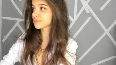 Snapshot of babyaylin chatting on January 3, 2025, 7:49 am Aylin online show from January 3, 2025, 7:49 am
