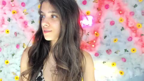 Snapshot of babyaylin chatting on January 14, 2025, 8:20 am Aylin online show from January 14, 2025, 8:20 am