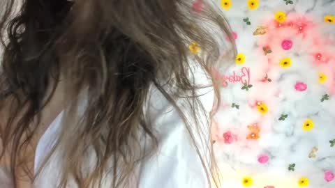 Snapshot of babyaylin chatting on February 6, 2025, 9:00 am Aylin online show from February 6, 2025, 9:00 am