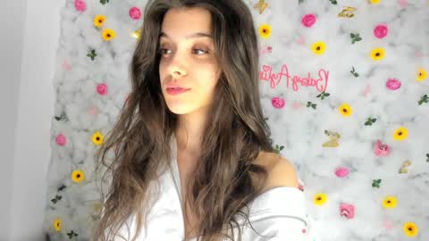 Snapshot of babyaylin chatting on February 26, 2025, 4:36 am Aylin online show from February 26, 2025, 4:36 am