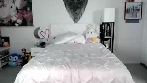 Snapshot of babyempathy chatting on October 15, 2025, 9:37 pm akira online show from October 15, 2025, 9:37 pm