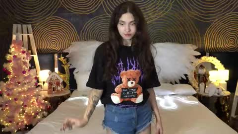 Sasha online show from December 22, 2025, 7:44 pm