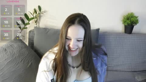 Babyhotgirlq online show from April 7, 2026, 6:52 pm