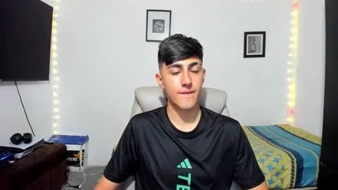 Snapshot of babymaik chatting on October 17, 2025, 5:32 am babymaik online show from October 17, 2025, 5:32 am