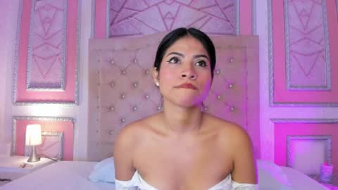 laura online show from April 7, 2026, 3:40 am