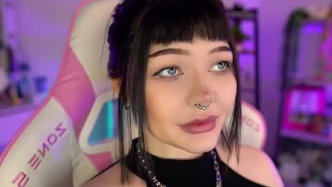 Nika online show from November 28, 2025, 4:09 pm