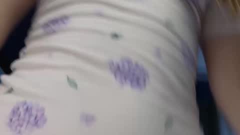 Snapshot of babyyli chatting on September 15, 2025, 12:38 pm Chloe online show from September 15, 2025, 12:38 pm