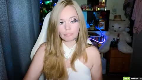 Snapshot of bad_girl009 chatting on December 13, 2025, 7:53 pm Lin online show from December 13, 2025, 7:53 pm