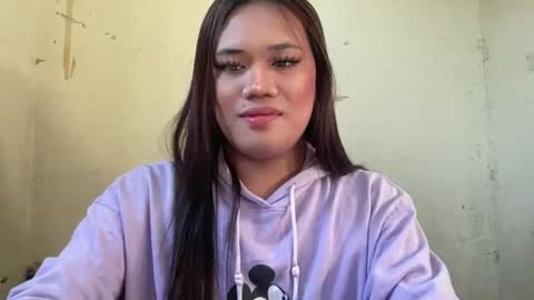 AMARA - FOLLOW ME AND THUMBS UP online show from April 4, 2026, 10:40 pm