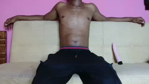 badaddo910342 online show from April 5, 2026, 9:39 am