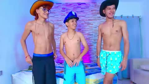 Snapshot of badboy_twinks chatting on October 18, 2025, 7:25 pm badboy_twinks online show from October 18, 2025, 7:25 pm