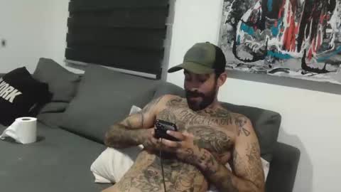 BadCouple  online show from October 8, 2025, 11:35 pm