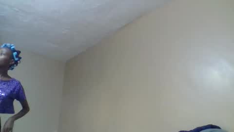 baddie_bunnie online show from December 17, 2025, 5:02 am