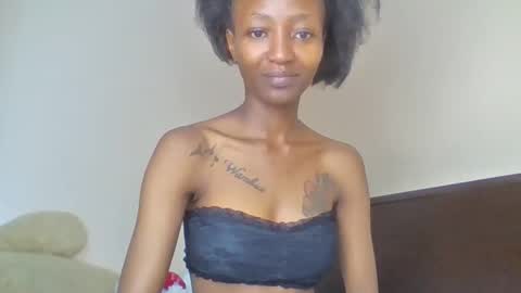 baddie_bunnie online show from December 22, 2025, 8:33 am