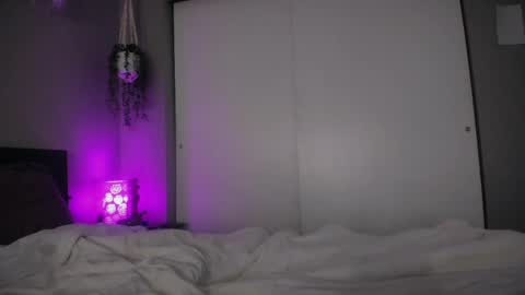 Jade online show from May 28, 2026, 2:53 am