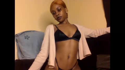 Lily. online show from December 4, 2025, 4:16 pm