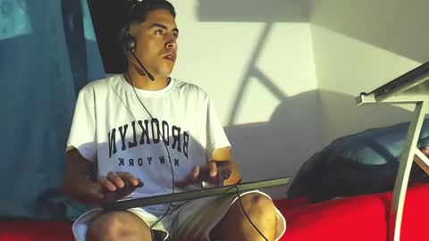 Juan Help us reach 100 likes online show from January 26, 2025, 6:07 am