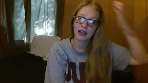 Snapshot of baeblondie chatting on September 12, 2025, 1:44 pm baeblondie online show from September 12, 2025, 1:44 pm