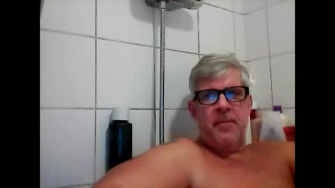 Snapshot of baggelina75 chatting on December 3, 2024, 7:00 pm baggelina75 online show from December 3, 2024, 7:00 pm