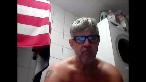 Snapshot of baggelina75 chatting on December 8, 2024, 10:08 am baggelina75 online show from December 8, 2024, 10:08 am
