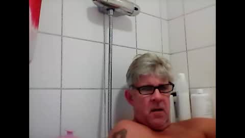 Snapshot of baggelina75 chatting on December 15, 2024, 7:53 pm baggelina75 online show from December 15, 2024, 7:53 pm