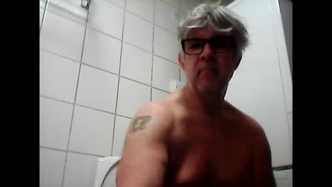 Snapshot of baggelina75 chatting on February 22, 2025, 11:46 am baggelina75 online show from February 22, 2025, 11:46 am