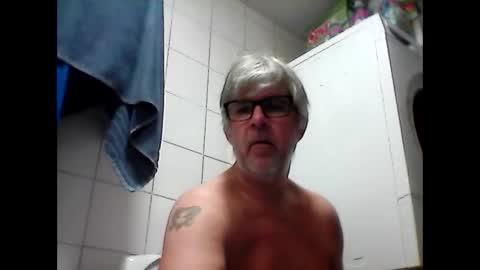 Snapshot of baggelina75 chatting on March 5, 2025, 4:45 am baggelina75 online show from March 5, 2025, 4:45 am