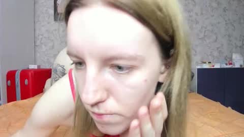 holly online show from October 7, 2025, 3:42 pm