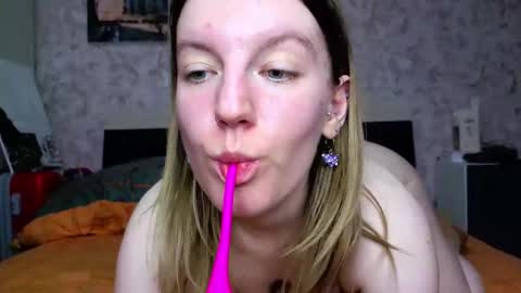 holly online show from March 1, 2026, 3:47 pm