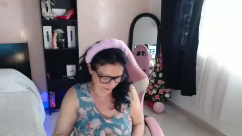Snapshot of bailarina_atrevida chatting on February 17, 2025, 1:10 pm sandra online show from February 17, 2025, 1:10 pm