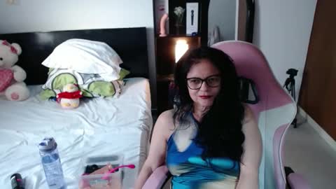 Snapshot of bailarina_atrevida chatting on November 12, 2025, 11:54 am sandra online show from November 12, 2025, 11:54 am