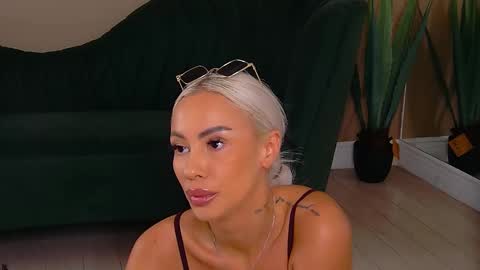 Snapshot of bailey_rush chatting on September 14, 2025, 1:10 pm bailey_rush online show from September 14, 2025, 1:10 pm