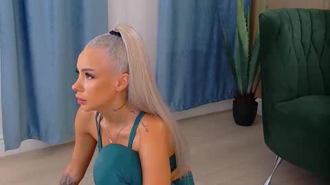 Snapshot of bailey_rush chatting on October 14, 2025, 2:40 pm bailey_rush online show from October 14, 2025, 2:40 pm