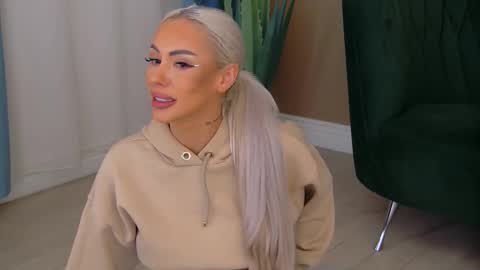 Snapshot of bailey_rush chatting on November 7, 2025, 5:24 pm bailey_rush online show from November 7, 2025, 5:24 pm