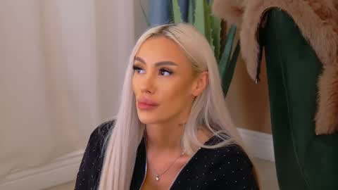 bailey_rush online show from November 19, 2025, 5:57 pm