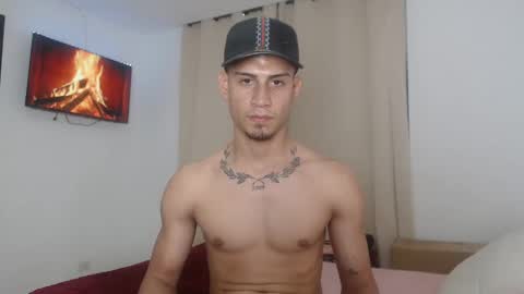 bairon_hugedick777 online show from November 12, 2025, 11:47 pm