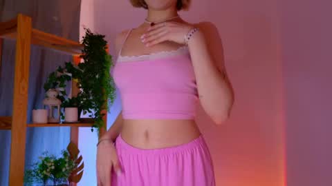 Elly online show from April 15, 2026, 4:19 am